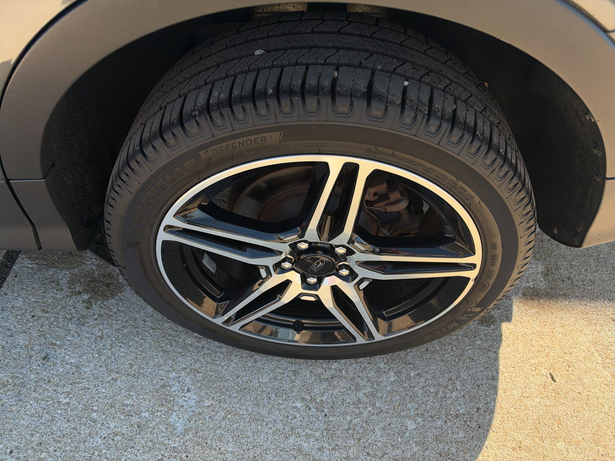 Used 2019 Magnetic Metallic Ford SEL image 10