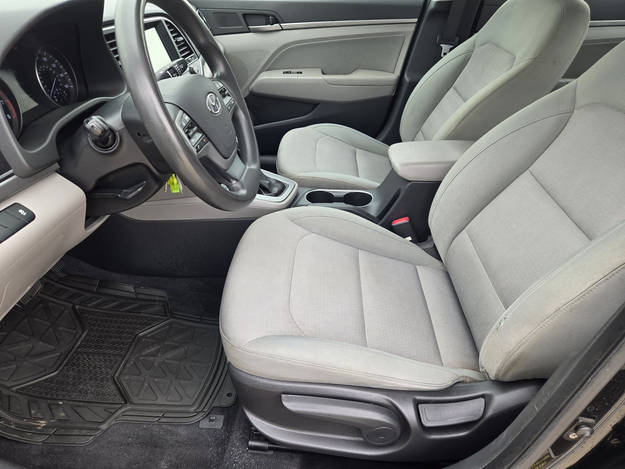 Used 2017 Black Noir Pearl Hyundai SE image 19