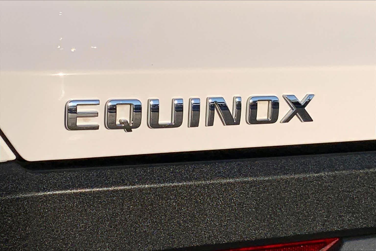 Used 2025 Summit White Chevrolet LT image 31