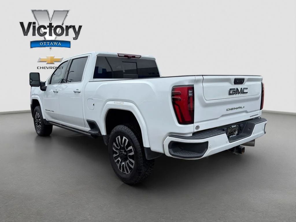 Used 2024 White GMC Denali Ultimate image 4
