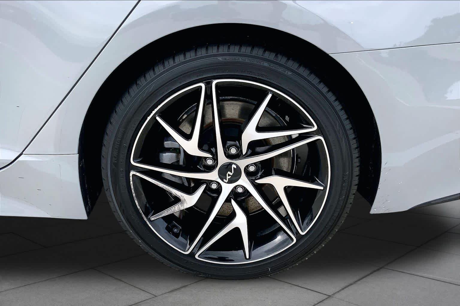 Used 2022 Ceramic Silver Kia GT-Line image 11