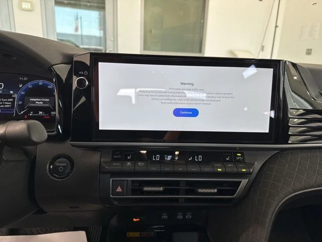 Used 2025  Toyota XLE image 23