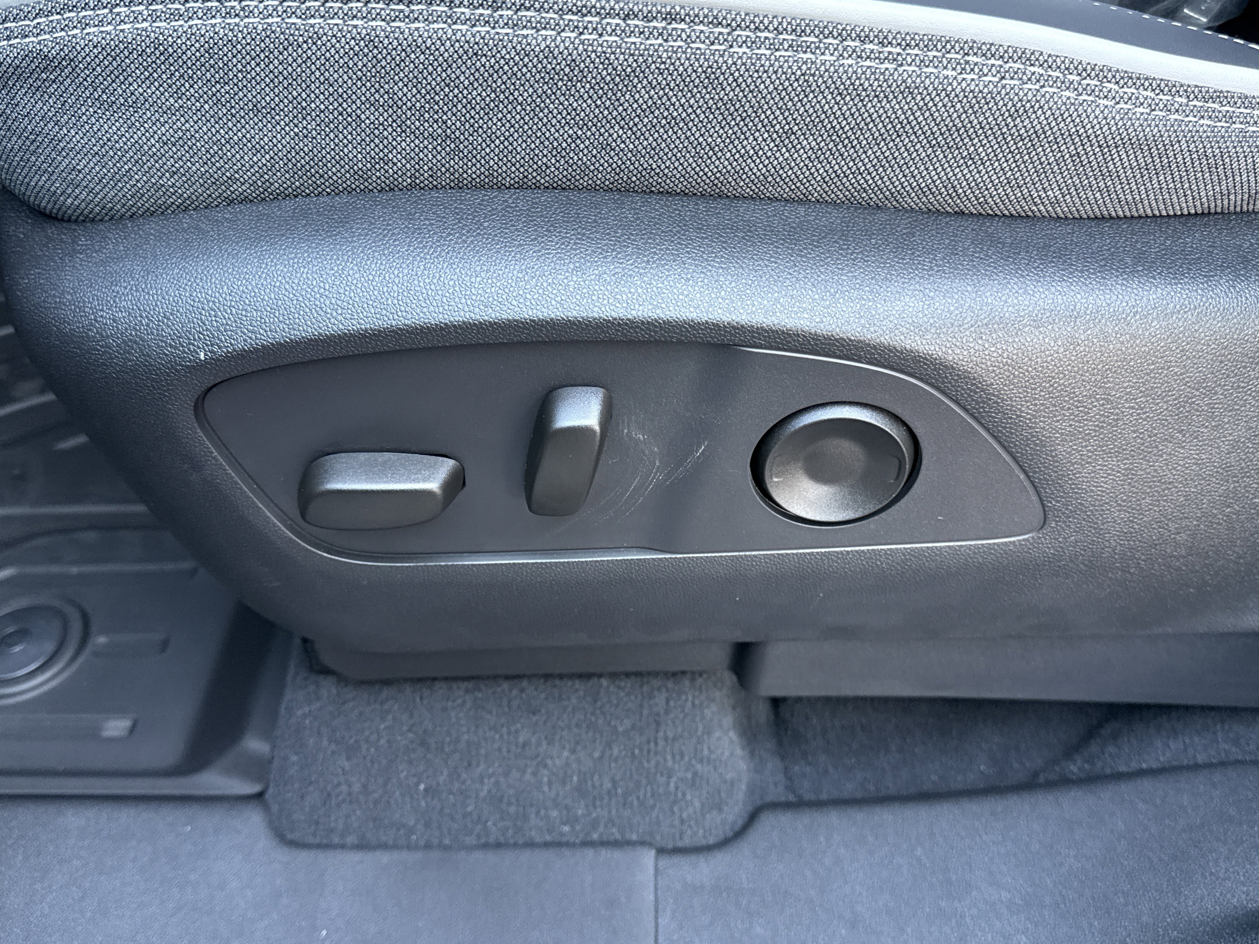 2026 GMC Sierra EV Elevation - Photo 16