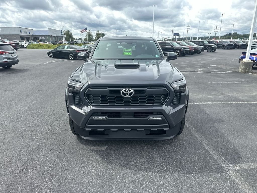 2025 Toyota Tacoma TRD Sport - Photo 3