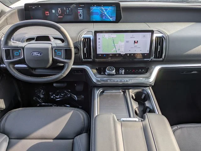 New 2027 Star White Metallic Tri-Coat Ford Platinum image 15