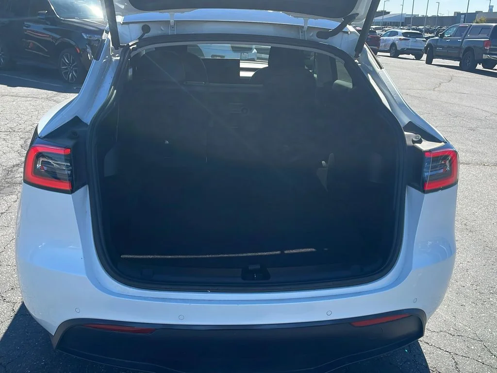 2022 Tesla Model Y Long Range - Photo 9