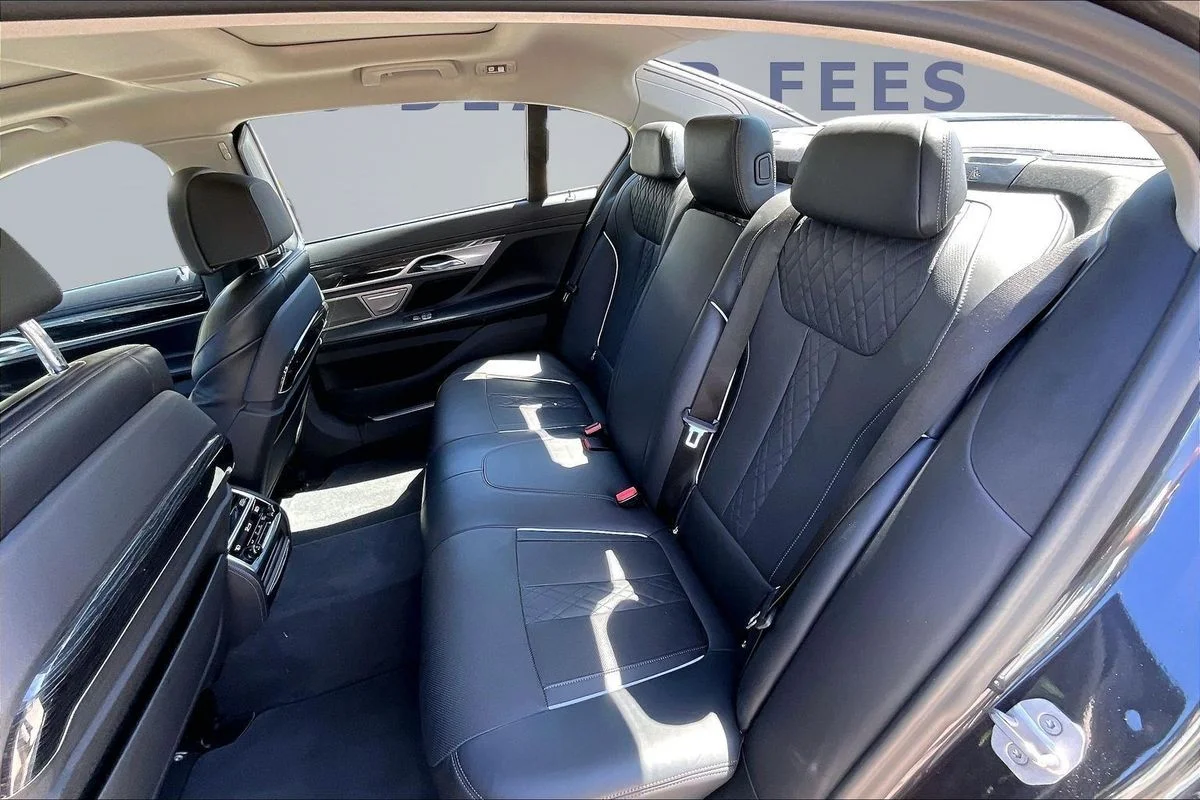 Used 2022  BMW i xDrive image 22