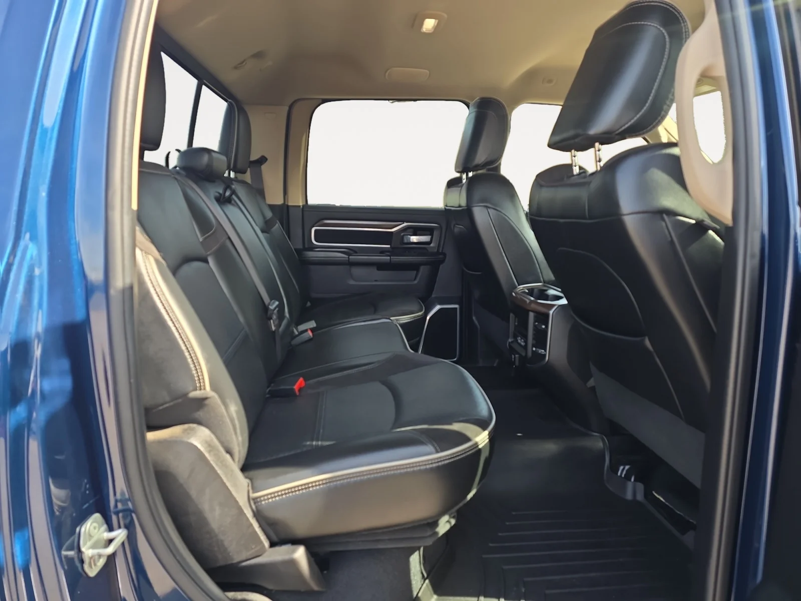 Used 2022 Patriot Blue Pearlcoat Ram Laramie image 13