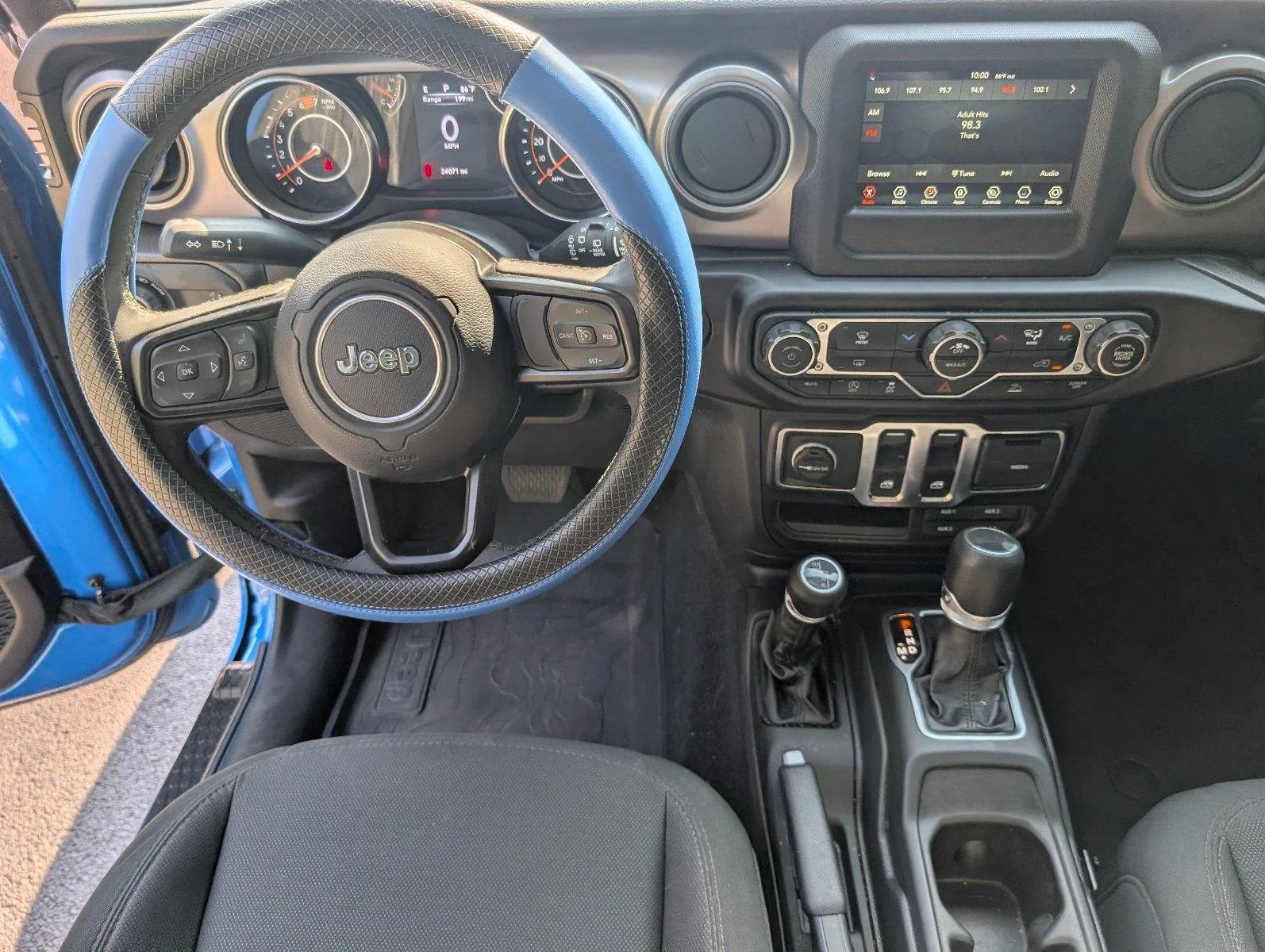Used 2023 Hydro Blue Pearlcoat Jeep Sport S image 32