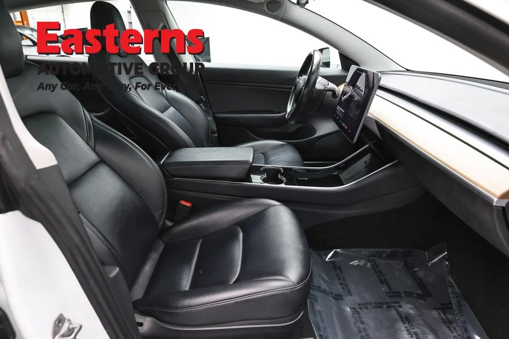 Used 2018 White Tesla Long Range image 18