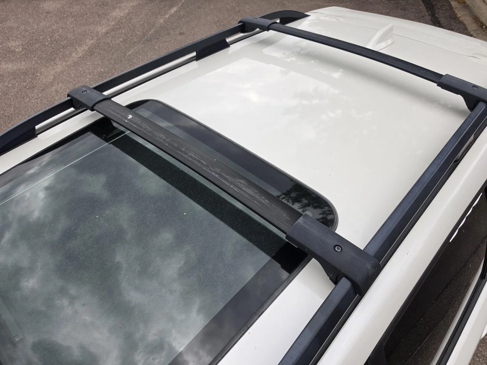 Used 2017 Crystal White Pearl Subaru Premium image 28