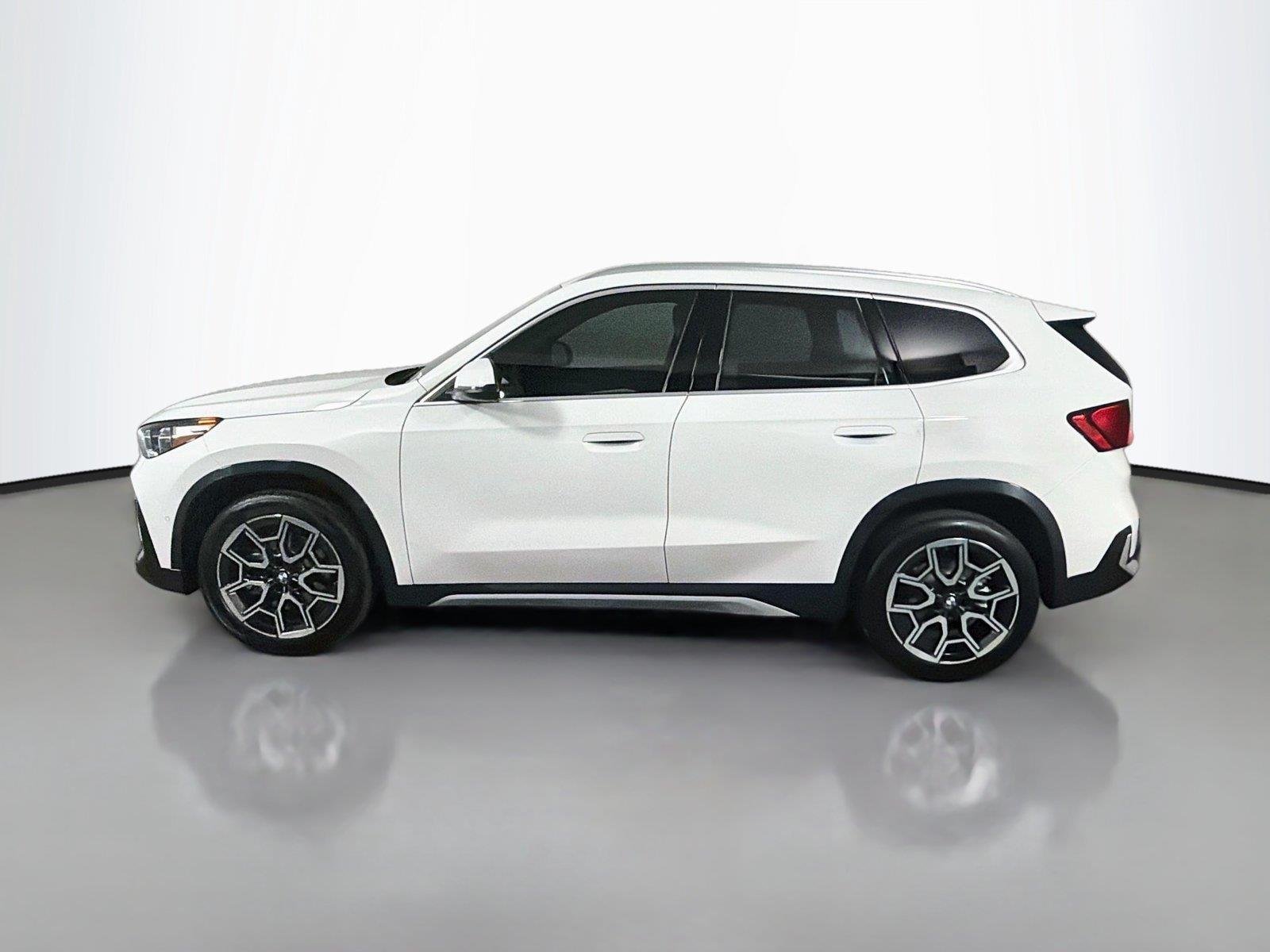 New 2026 Alpine White BMW xDrive28i image 8