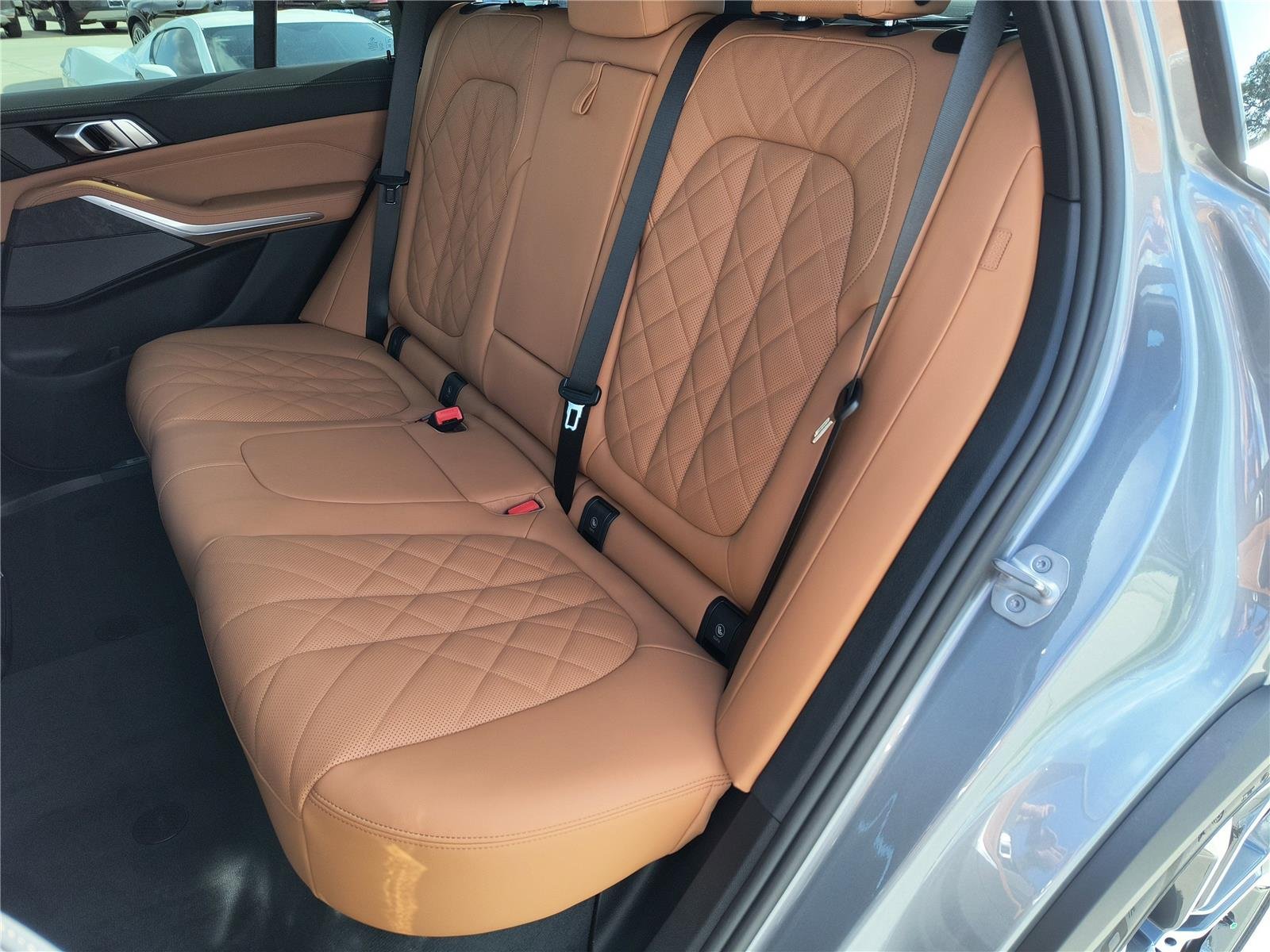 Used 2026 Skyscraper Grey Metallic BMW sDrive40i image 15