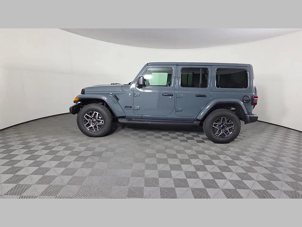 New 2026 Anvil Clear-Coat Exterior Paint Jeep Sahara image 36
