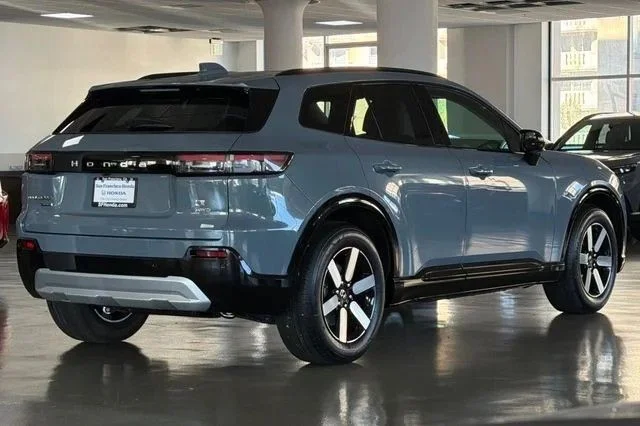 New 2026 Sonic Gray Pearl Honda Touring image 23