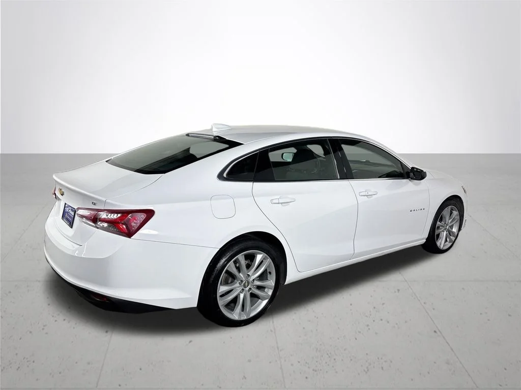 Used 2022 White Chevrolet LT image 6