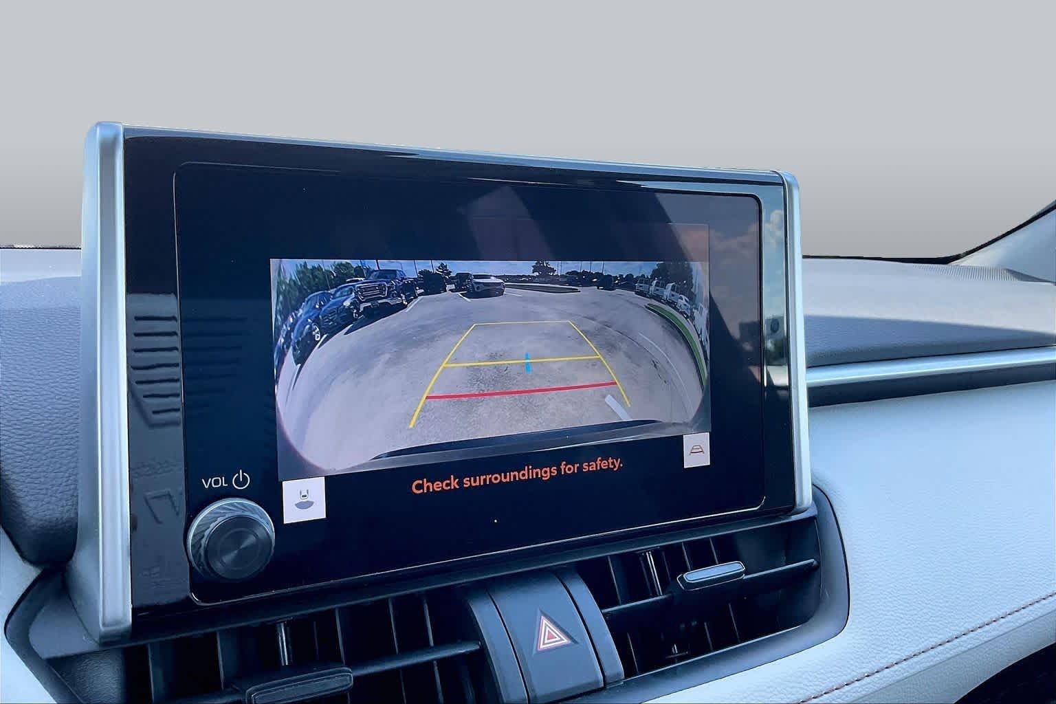 2023 Toyota RAV4 XLE - Photo 29
