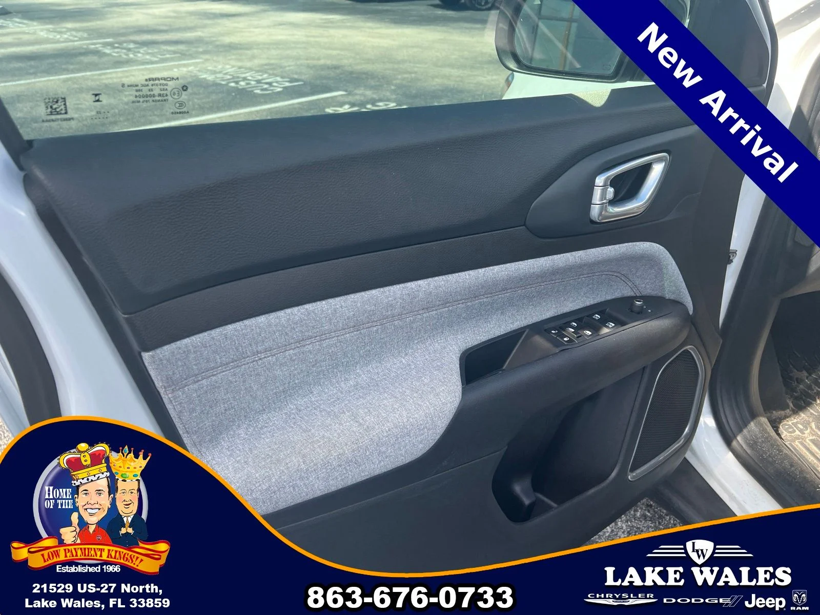 Used 2023 White Jeep Latitude Lux image 19