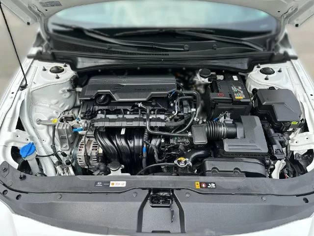 Used 2025 White Hyundai Limited image 27