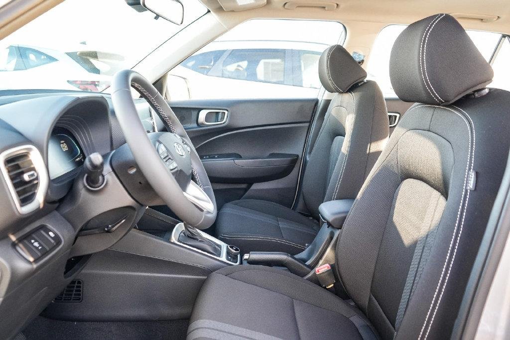 New 2026 Shimmering Silver Hyundai SEL image 19