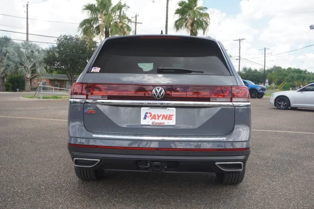 New 2026 Pure Gray Volkswagen 2.0T SE w/Technology image 8