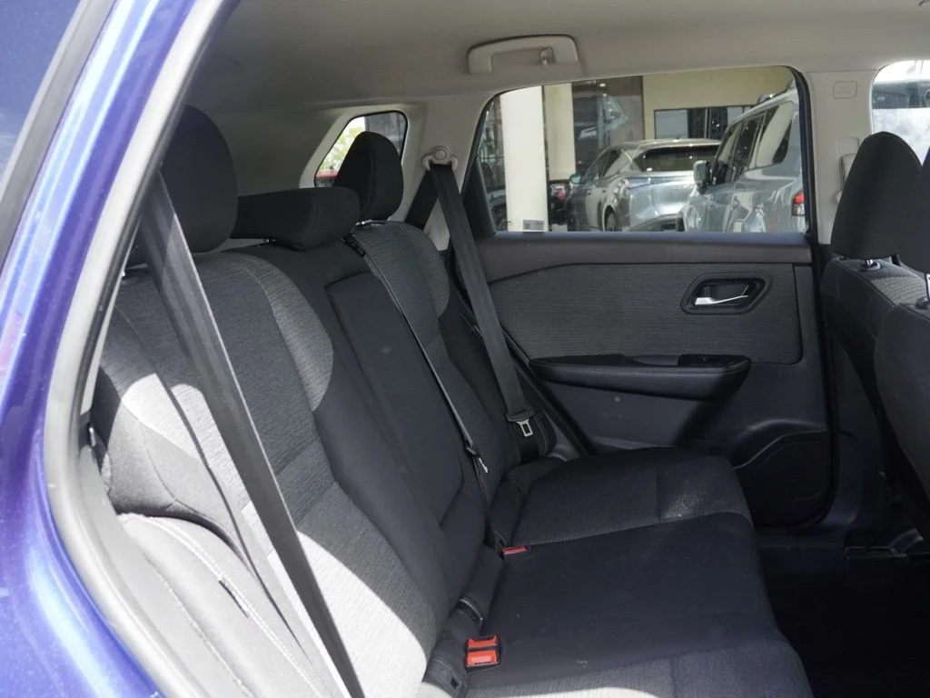 Used 2023 Blue Nissan SV image 18
