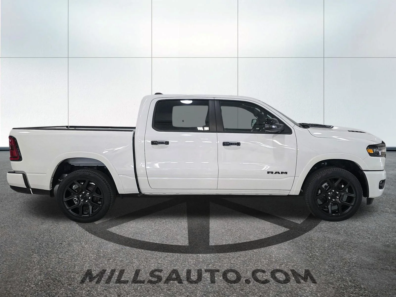 2026 RAM 1500 Laramie - Photo 9