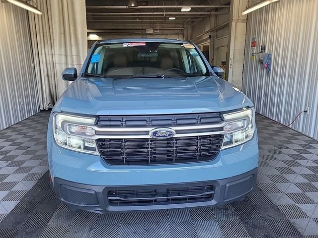 Used 2022  Ford Lariat image 2