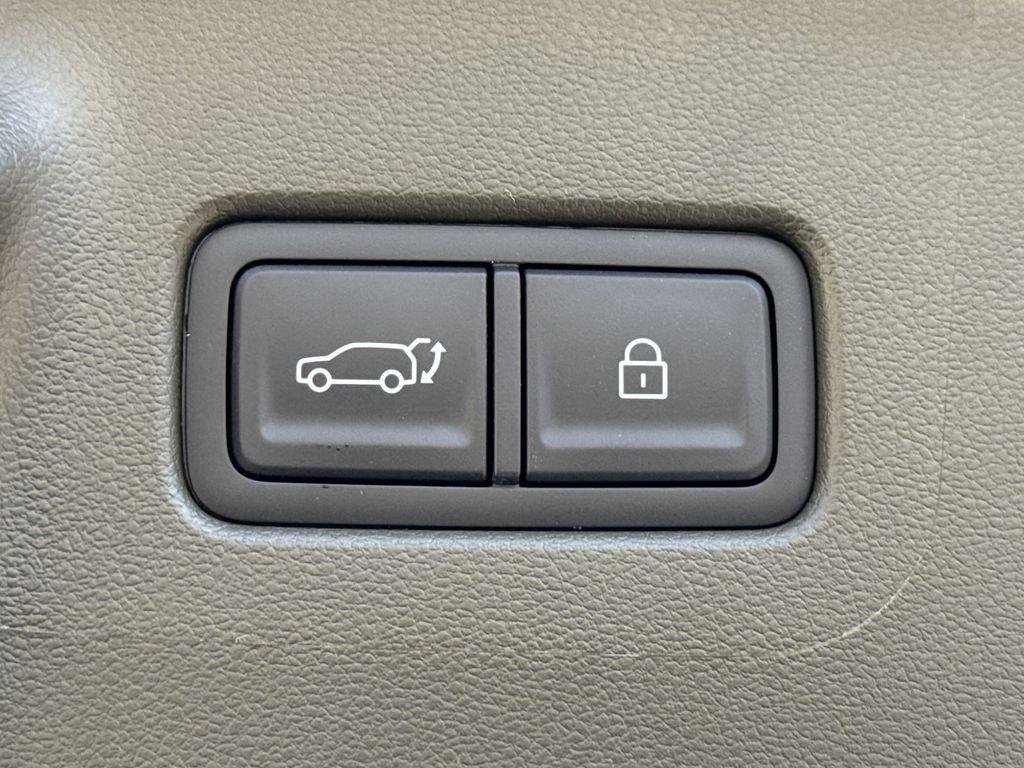 New 2025 White Hyundai Calligraphy AWD image 19