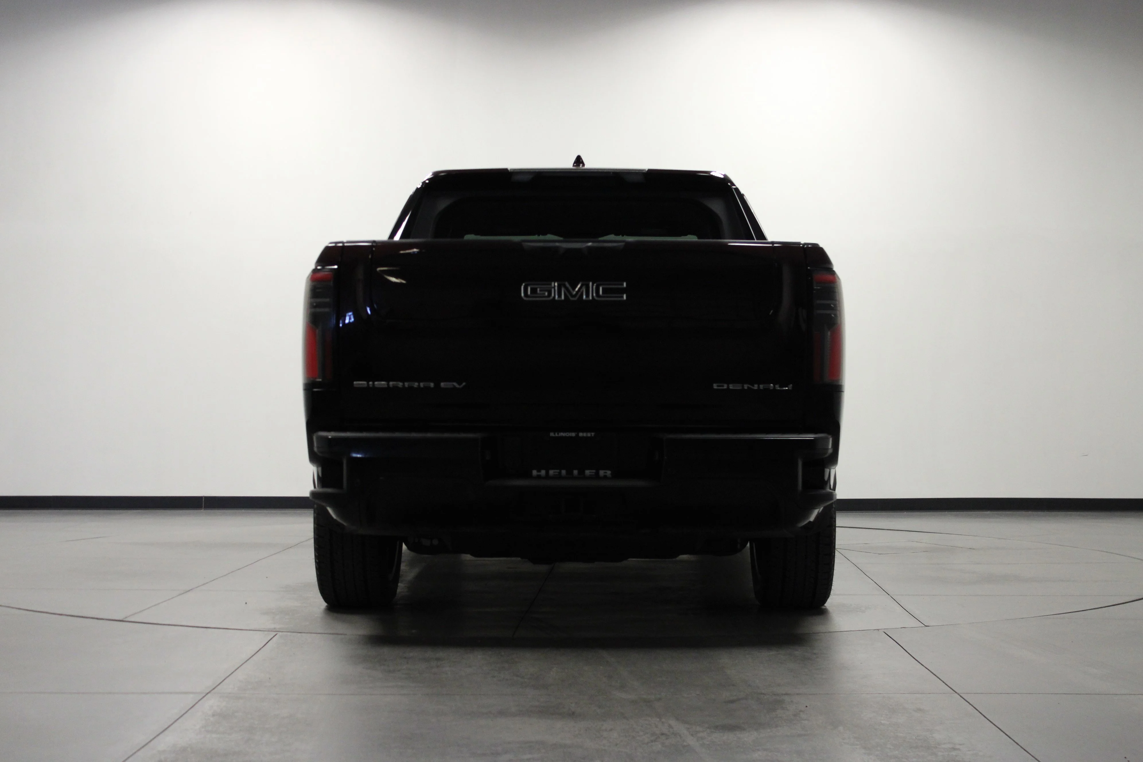 Used 2025 Dark Ember Tintcoat GMC Extended Range Denali image 5