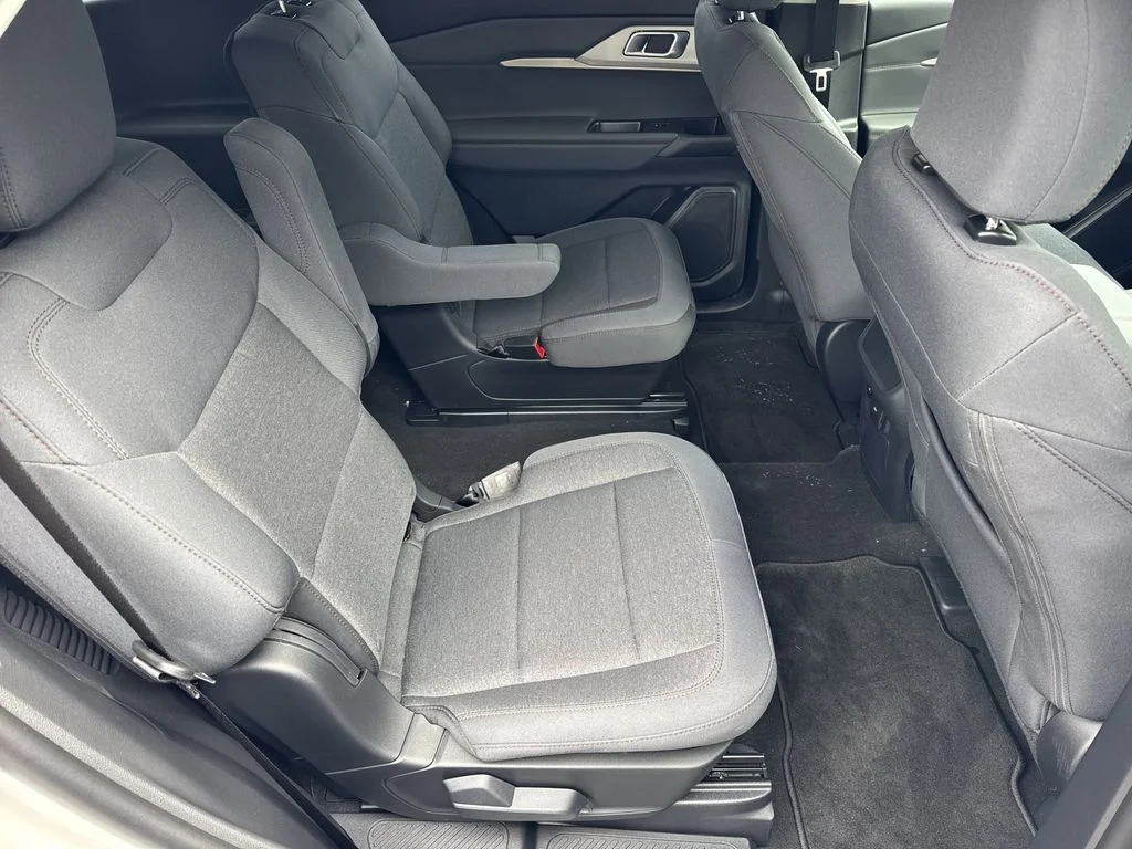 New 2026 Star White Metallic Tri-Coat Ford Active image 16