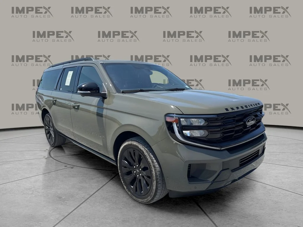 Used 2025 Green Ford Platinum image 7