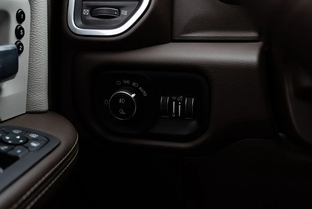 Used 2025 White Ram Laramie image 13