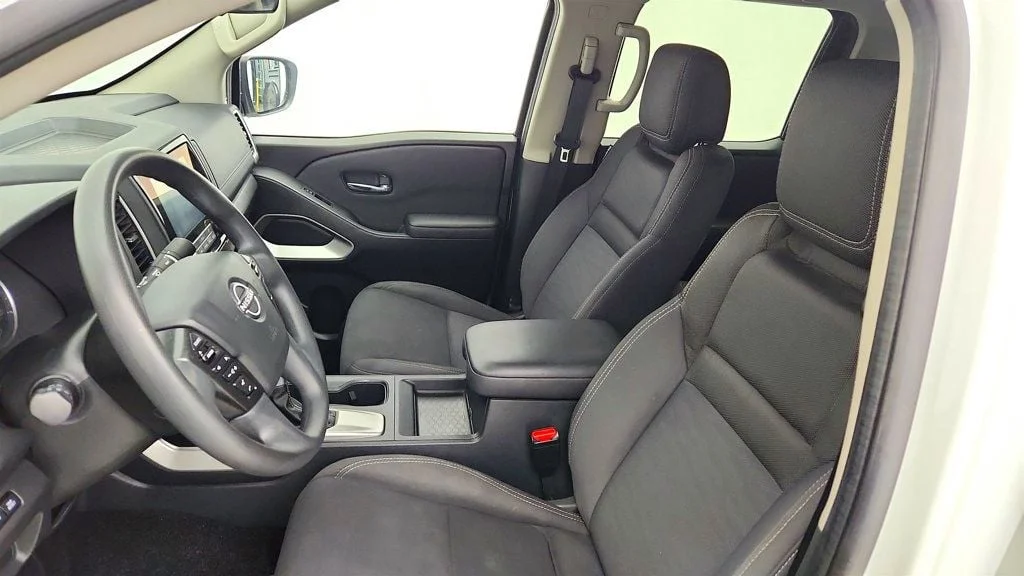 Used 2022 Glacier White Nissan Crew Cab 4x2 SV Automatic image 19