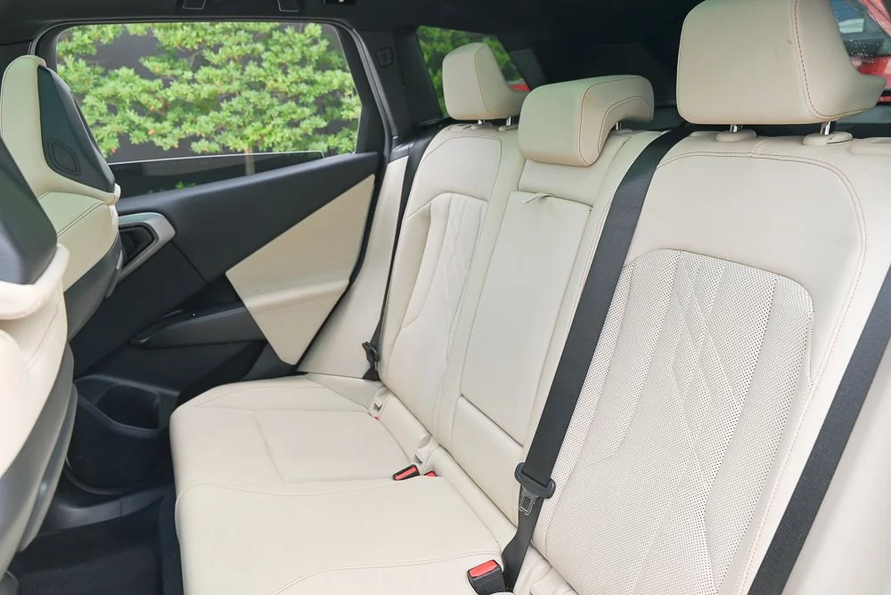 Used 2025 White BMW 30 xDrive image 10