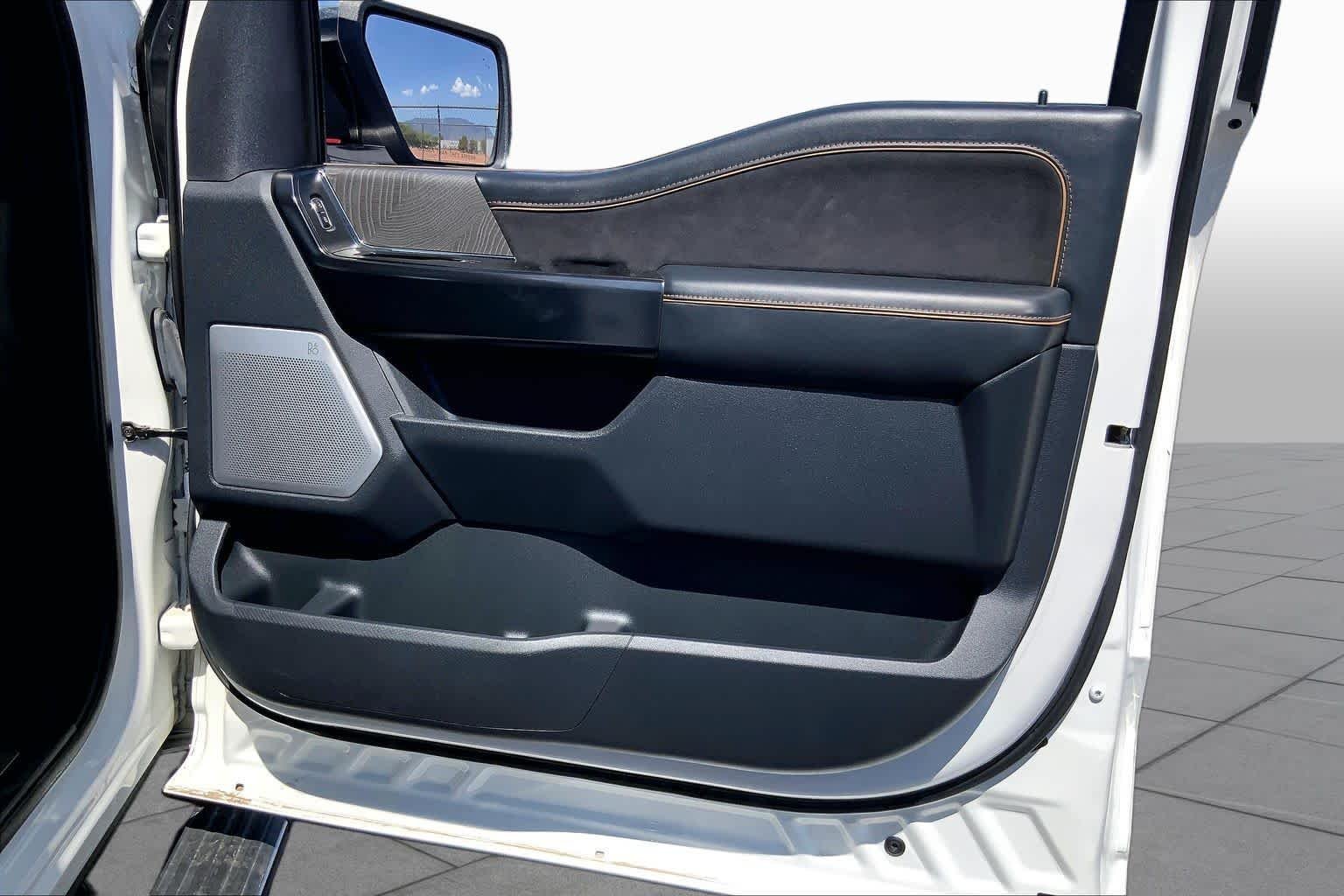 Used 2022 Star White Metallic Tri-Coat Ford Platinum image 23