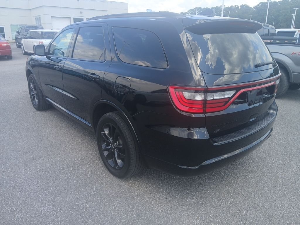 Used 2023 Black Dodge SXT image 3