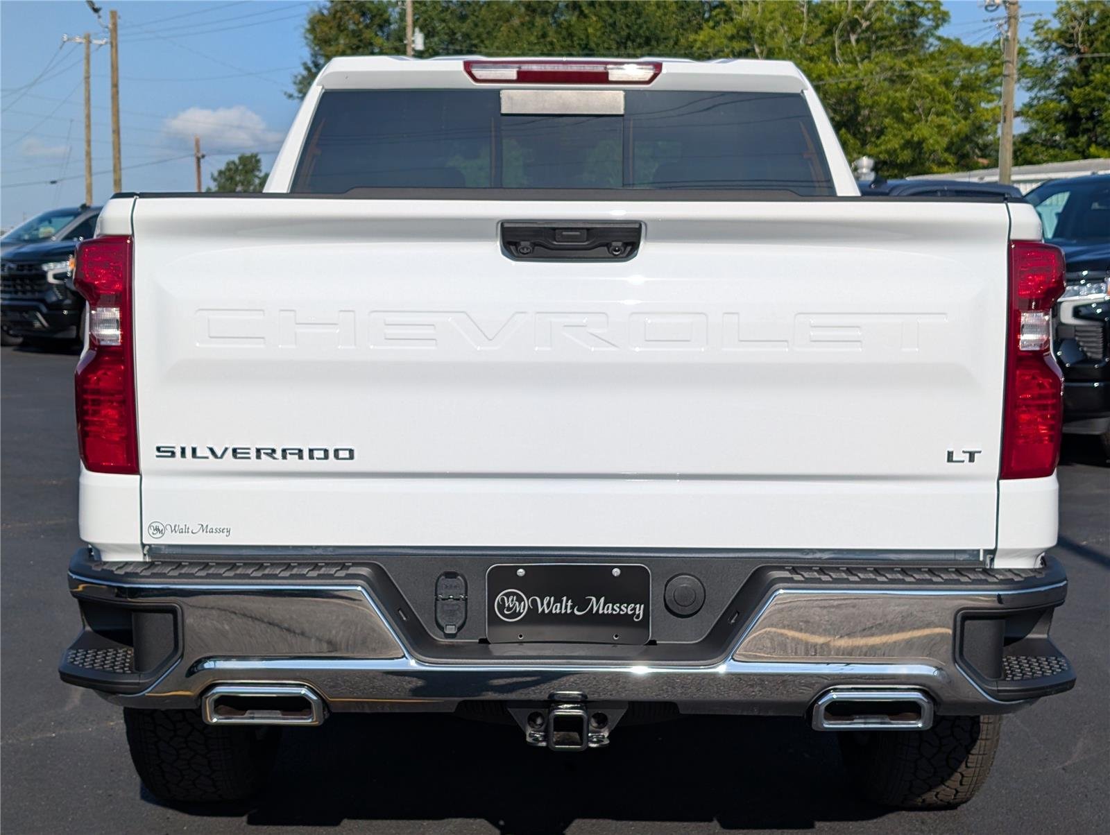 New 2026 Summit White Chevrolet LT image 4