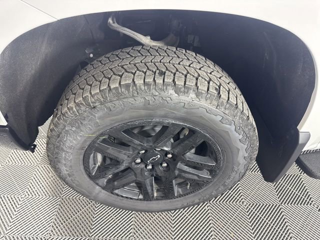 New 2026 Summit White Chevrolet LT Trail Boss image 8