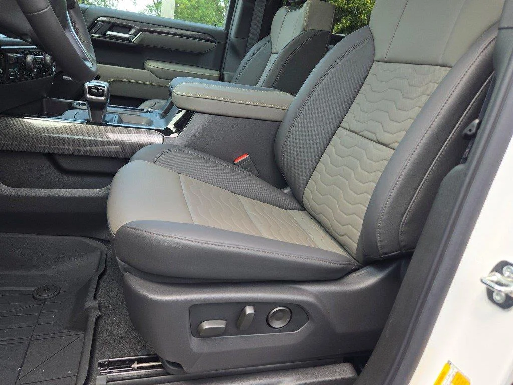 2026 Chevrolet Silverado 1500 ZR2 - Photo 23