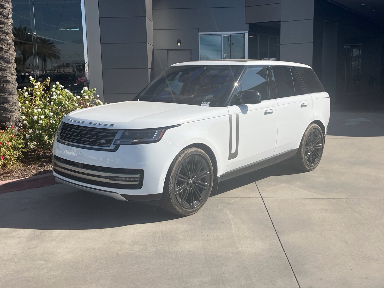 Certified Used 2023 White Land Rover SE image 1