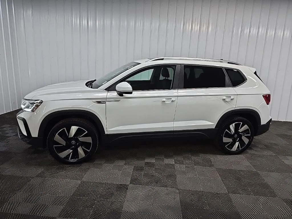 Used 2023 White Volkswagen 1.5T SEL image 5