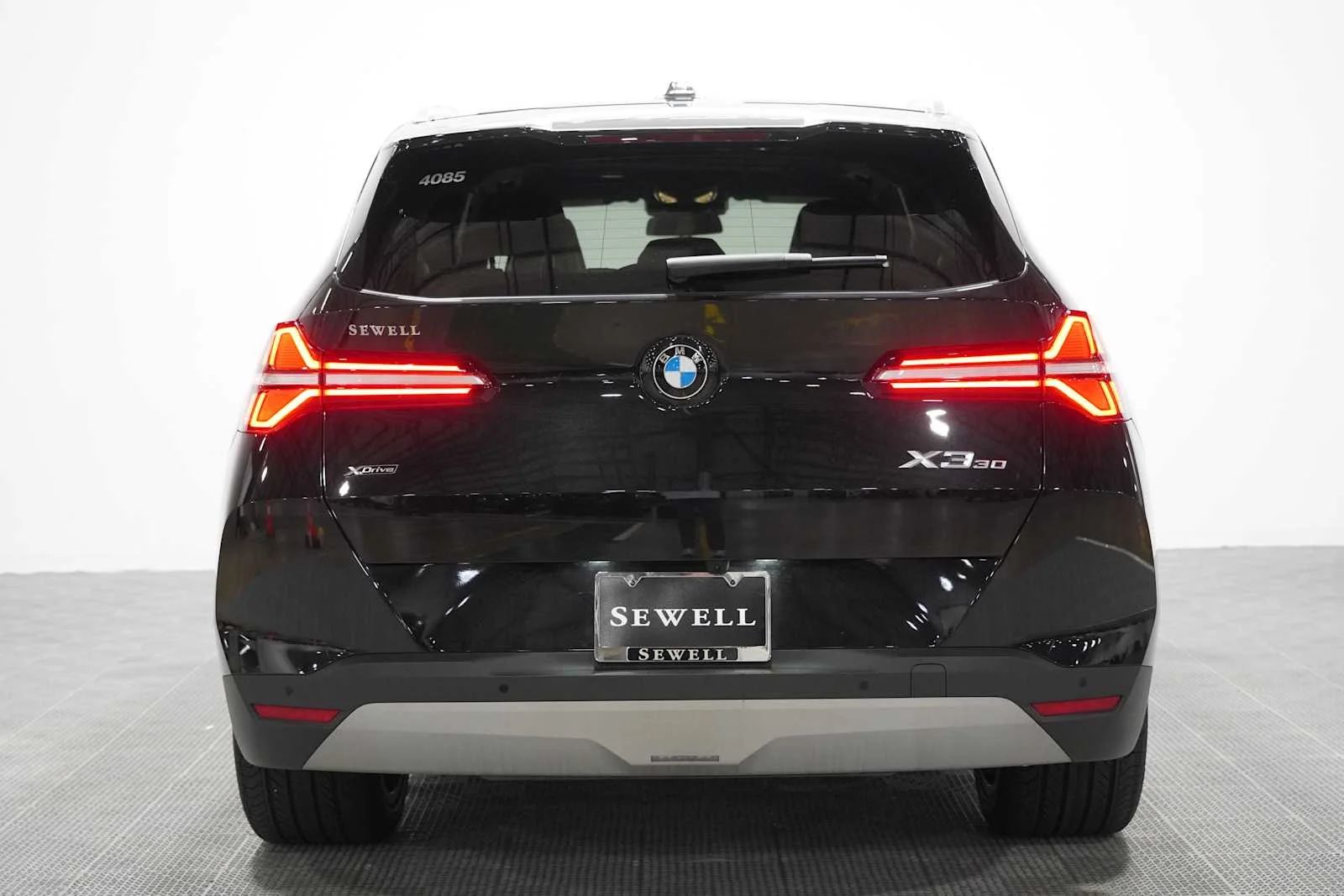 Used 2025 Black Sapphire Metallic BMW 30 xDrive image 5