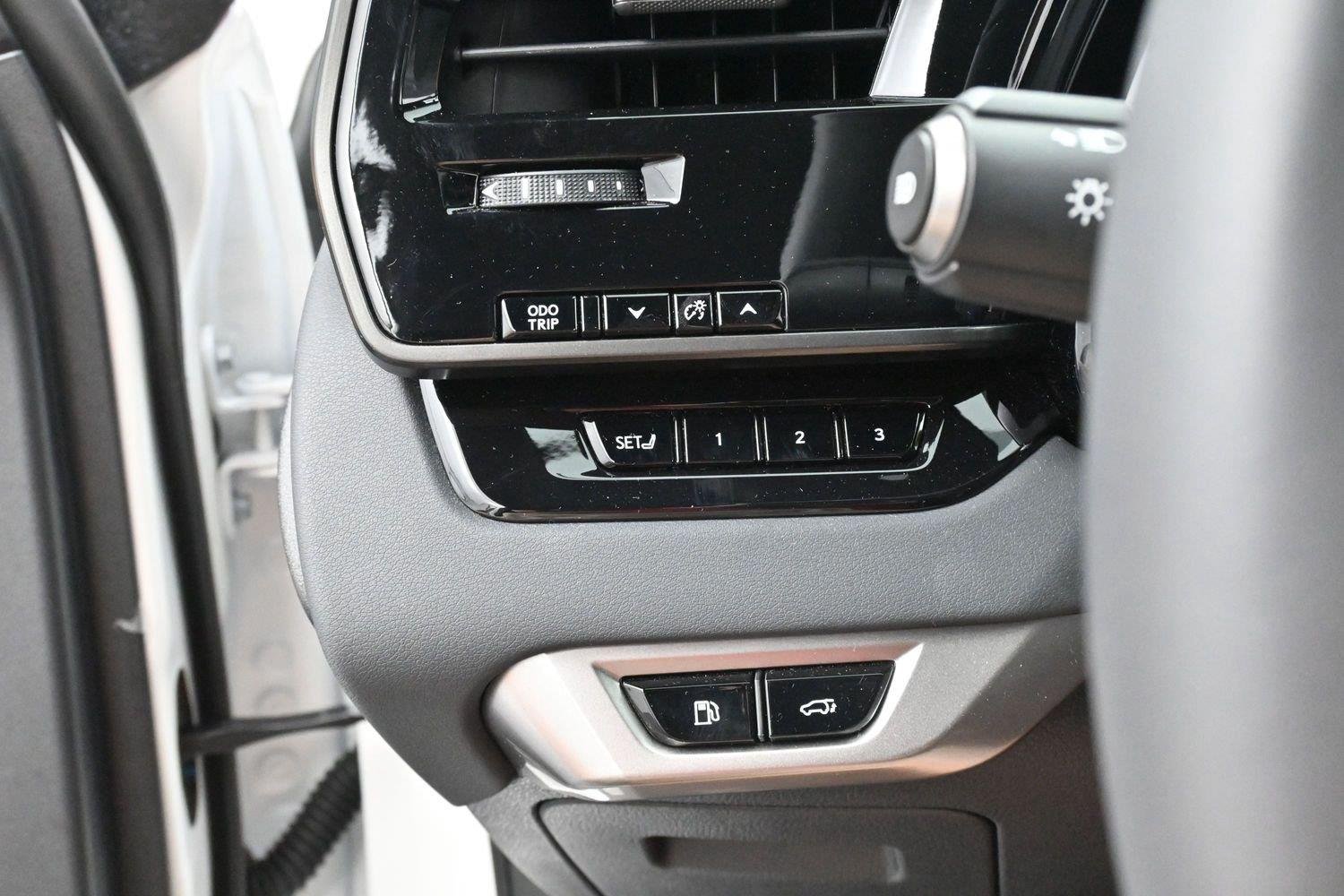 Used 2025 White Lexus RX 350 image 20