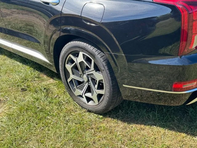 Used 2021 Black Hyundai Calligraphy image 19