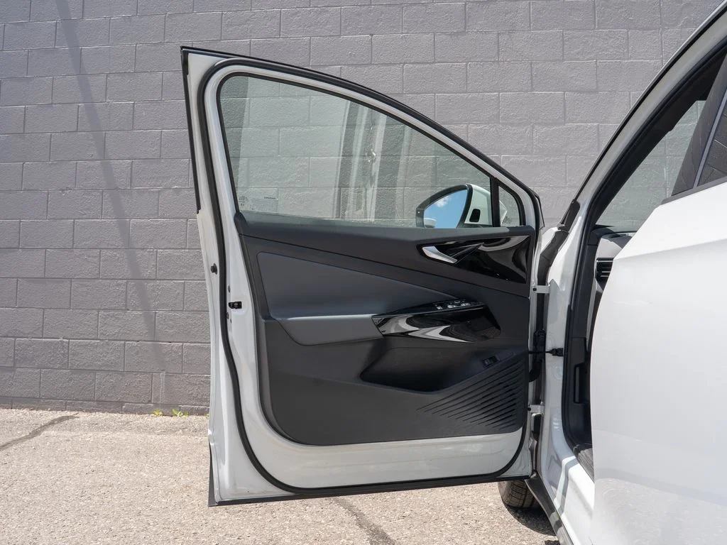Used 2022 White Volkswagen Pro S image 15