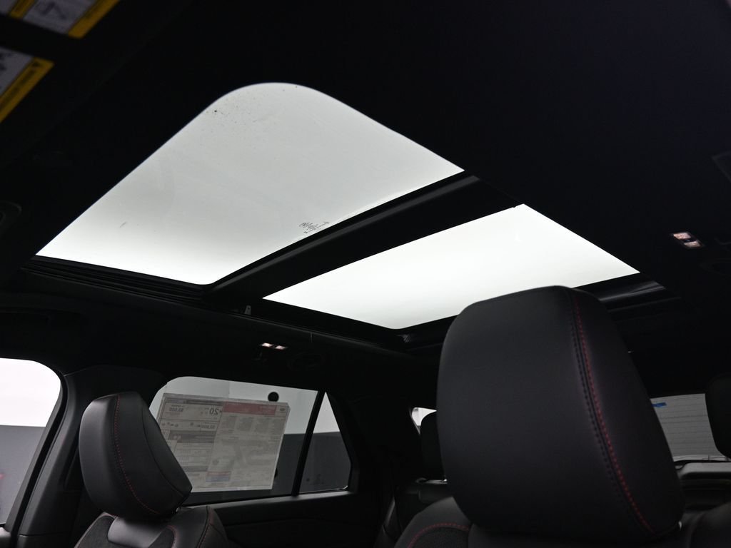 2025 Ford Explorer ST - Photo 10