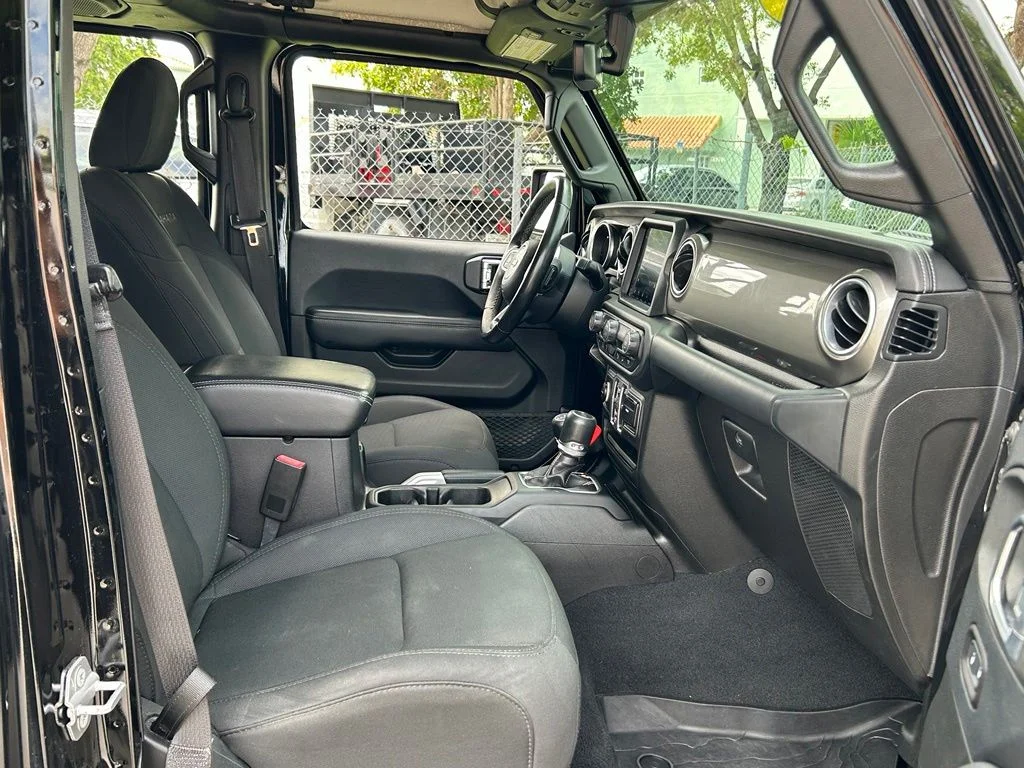 Certified Used 2018 Black Jeep Unlimited Sahara image 47
