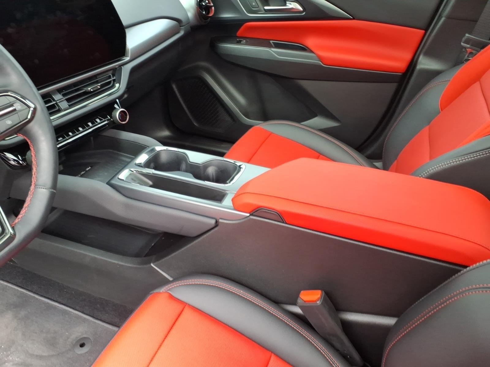 Used 2025 Iridescent Pearl Tricoat Chevrolet RS image 22