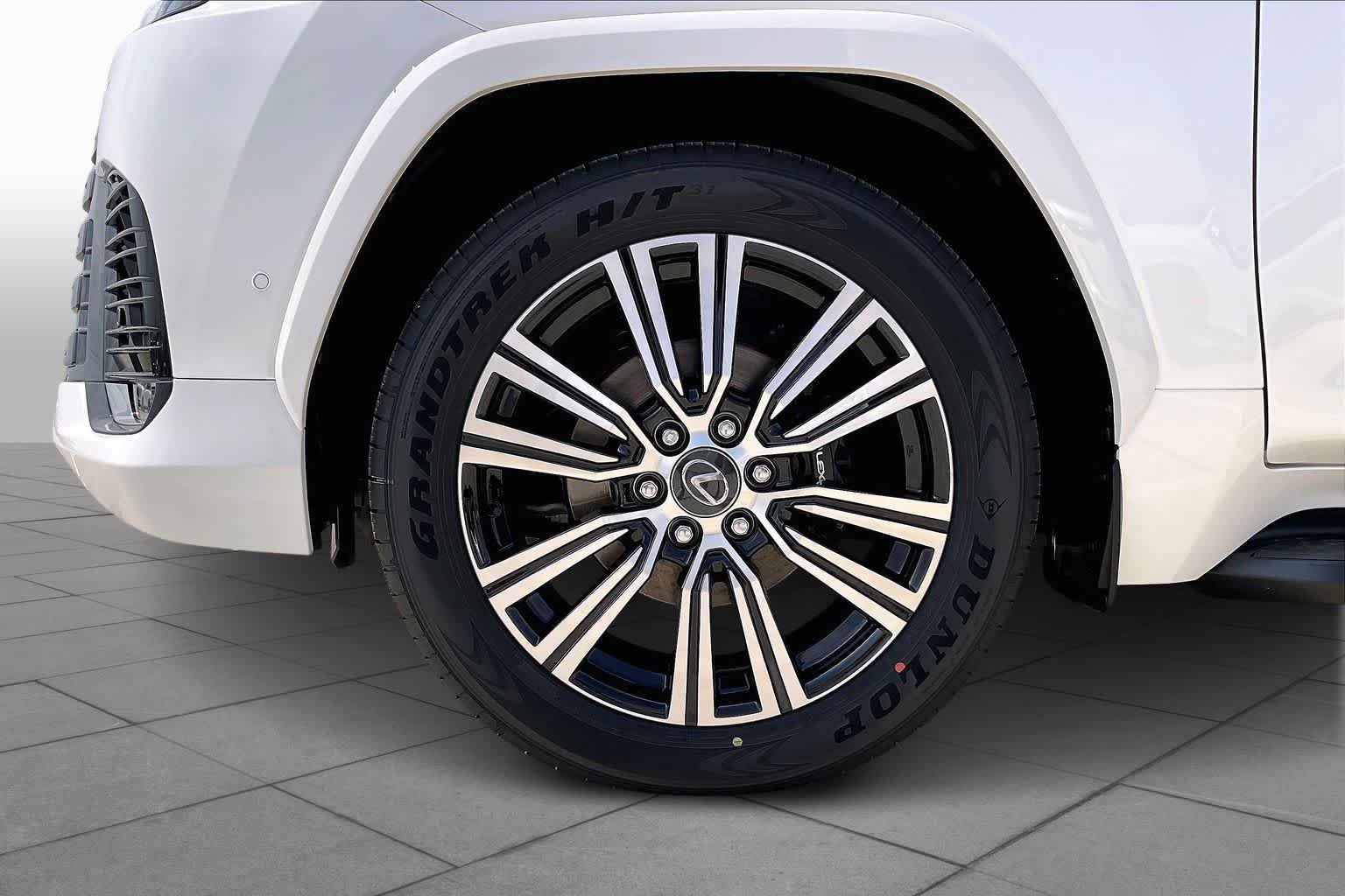 New 2026 Eminent White Pearl Lexus LUXURY image 20